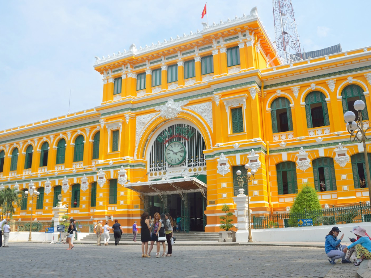 Saigon Central Post Office: Architecture & Visit Guide