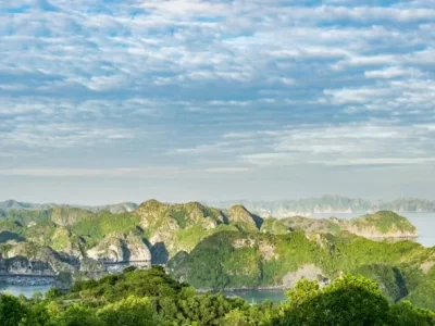 Unlock the Beauty of Vietnam with Our Travel Packages A Guide to Visiting Halong Bay for the First Time