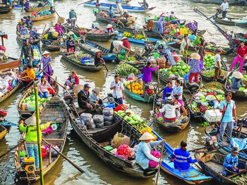 Food in Cai Rang Floating Market