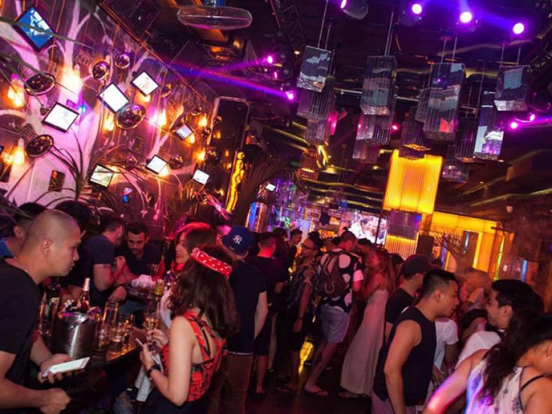 Funky B Bar – Energetic Vibes with a DJ Twist
