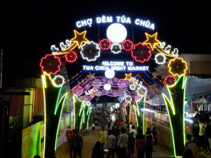 Tua Chua Night Market (Dien Bien) Tua Chua Night Market (Dien Bien)