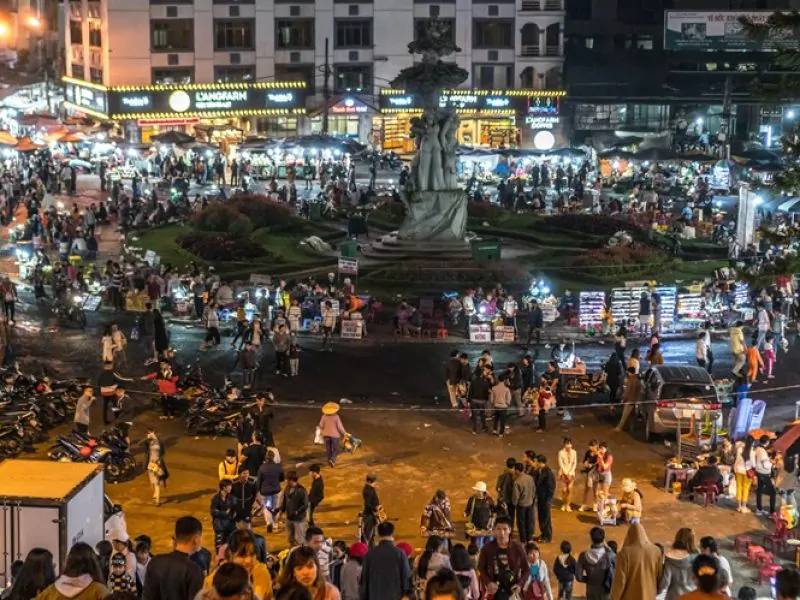 Da Lat Night Market transforms into a haven for mouth-watering grills at night (Source: Collected)