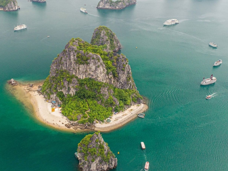 Bai Tu Long Bay worth a visit