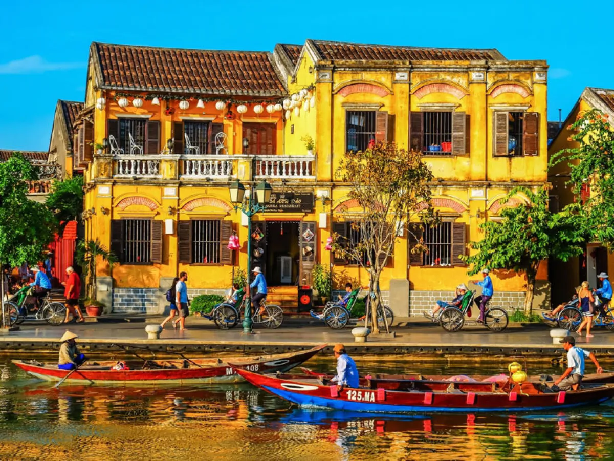 Hoi An Tours – Lanterns, Culture & Riverside Charm