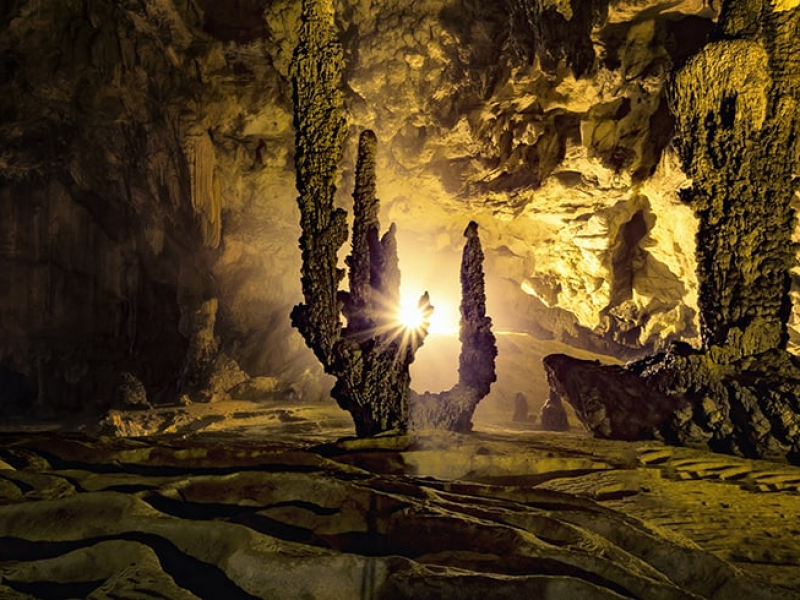 Nguom Ngao Cave