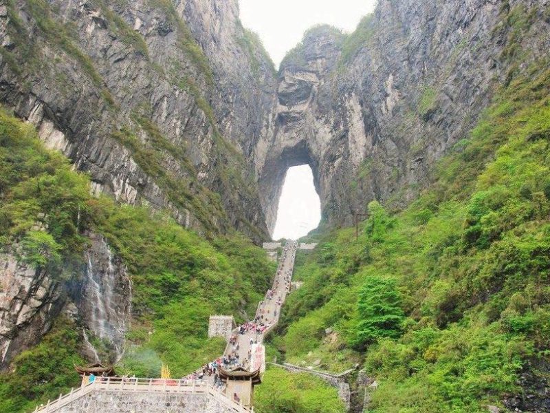 The tranquil atmosphere at Quan Ba Heaven Gate (Source: Collected)