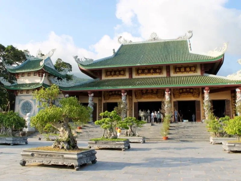 Linh Ung Pagoda: A famous spiritual site in Da Nang, Vietnam The main hall of the pagoda