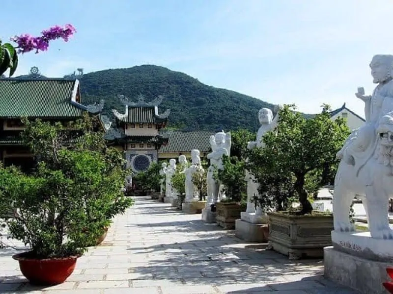Linh Ung Pagoda: A famous spiritual site in Da Nang, Vietnam The Arhat statues are arranged based on their spiritual significane (Source: Collected)
