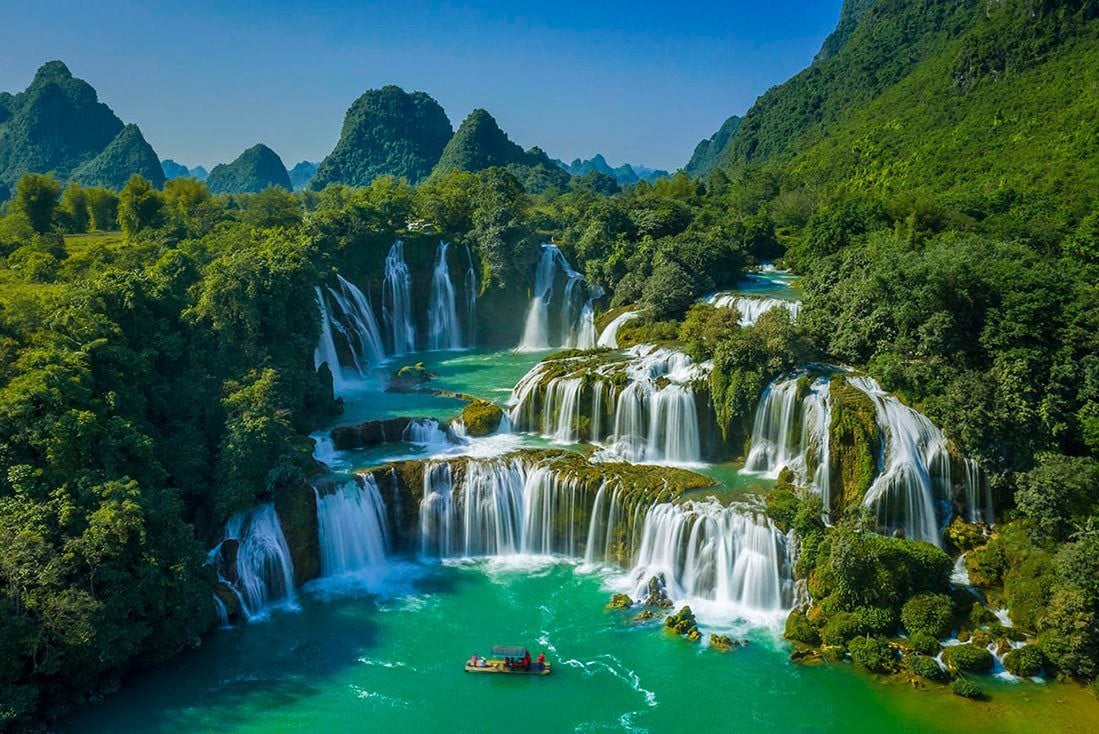Guide to Ban Gioc Waterfall & Tips