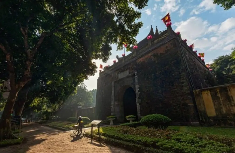 Hanoi tour packages-https://vietnamdiscoverytours.com/