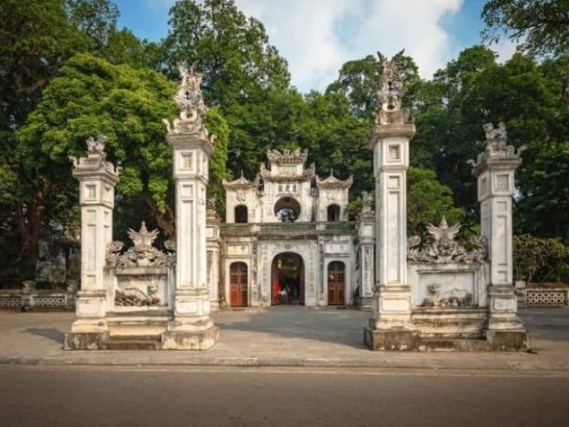 The Temple of Literature is the first university of Vietnam (Source: Collected)