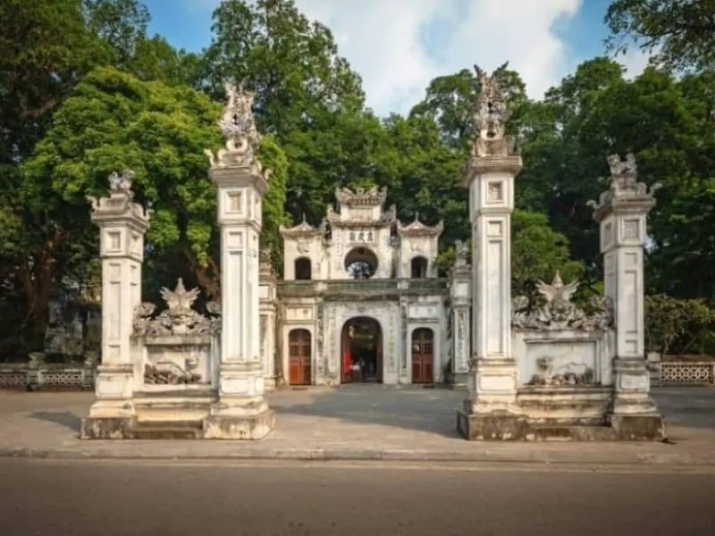 The Temple of Literature is the first university of Vietnam (Source: Collected)
