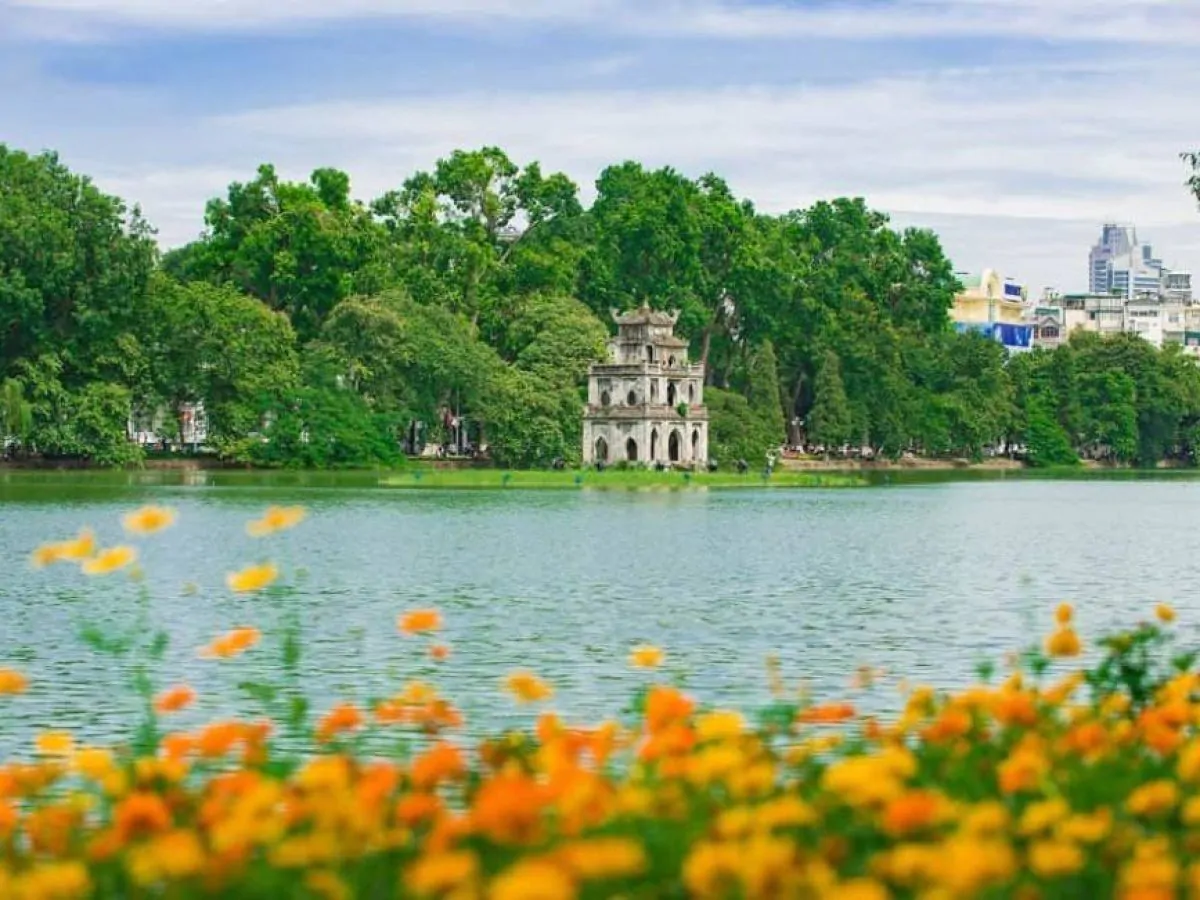 Hoan Kiem Lake Hanoi - What to See & Do