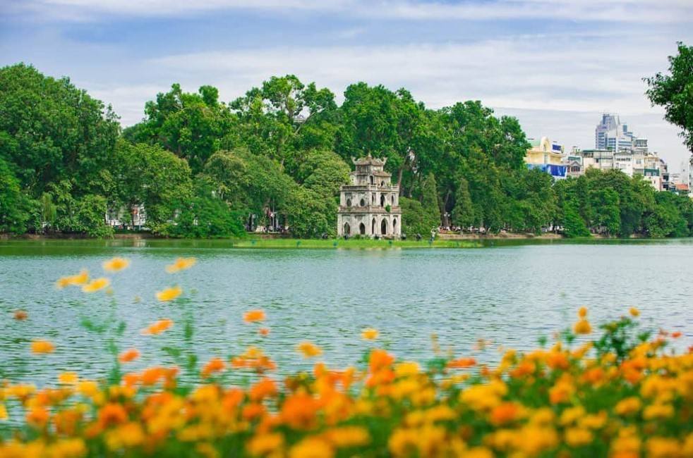 Hoan Kiem Lake Hanoi | Vietnam Discovery Tours