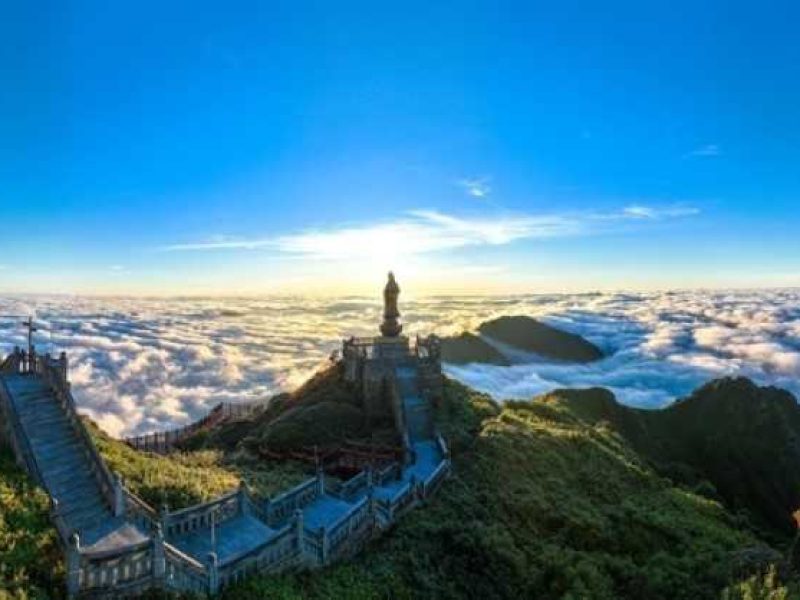 Fansipan Mountain in Sapa, Vietnam Fansipan Peak: