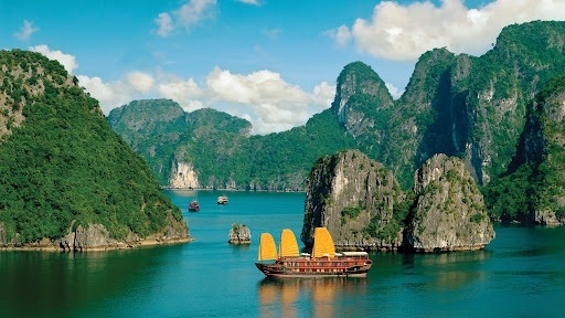 7 Most Beautiful Beaches in Halong Bay, An Ultimate Guide