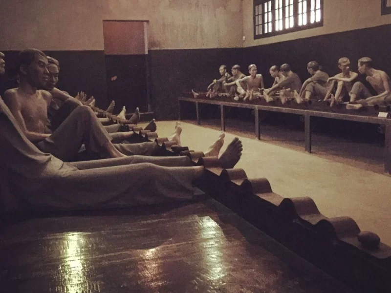 The terrible living conditions of Vietnamese revolutionaries in Hoa Lo Prison (Source: @her.herb) The terrible living conditions of Vietnamese revolutionaries in Hoa Lo Prison (Source: @her.herb)