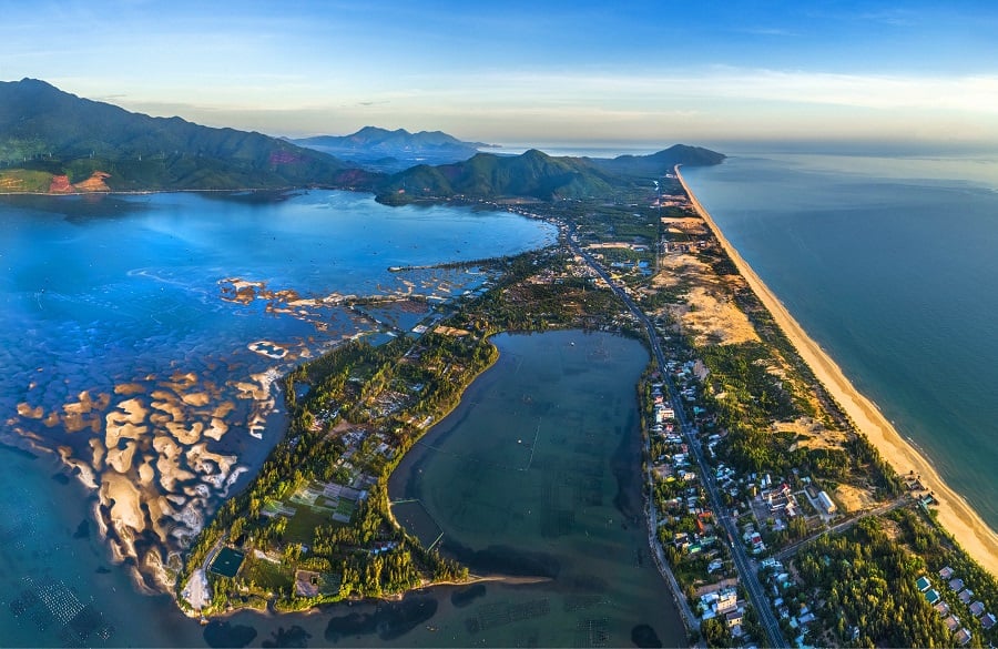 Lang Co Bay: One of the World’s Most Beautiful Bays
