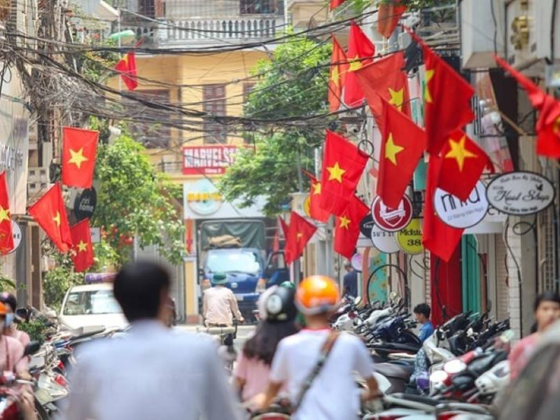 The national flag is displayed everywhere in Ho Chi Minh city (Source: Collected)