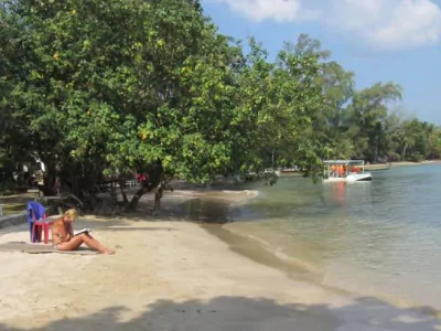 Dinh Cau Beach is an ideal destination to watch the sunset on Phu Quoc Island (Source: Collected) 