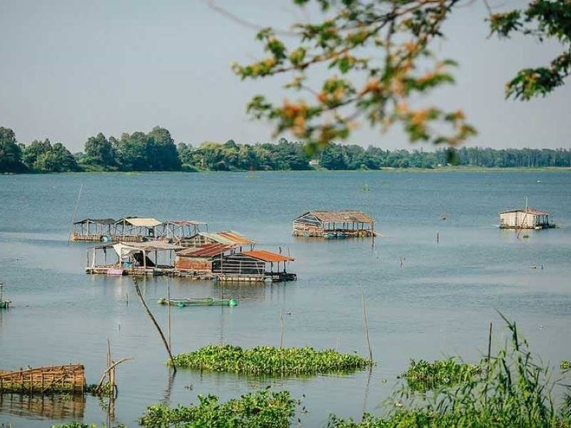 The tranquil beauty of Bung Binh Thien Lake (Source: Collected) The tranquil beauty of Bung Binh Thien Lake (Source: Collected)