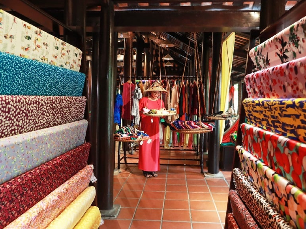 Hoi An Silk Village: Traditional Weaving Craft Guide