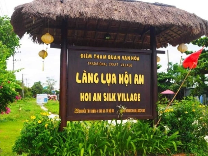 Hoi An Silk Village is located at 28 Nguyen Tat Thanh street, Hoi An city, Quang Nam province (Source: Collected) Hoi An Silk Village is located at 28 Nguyen Tat Thanh street, Hoi An city, Quang Nam province (Source: Collected)