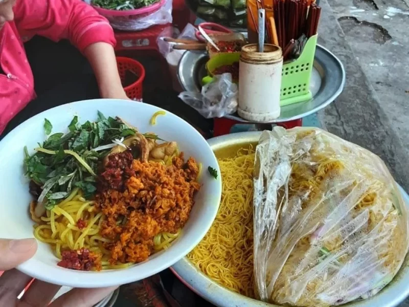 An Cuu market hosts a wide range of delectable dishes An Cuu market hosts a wide range of delectable dishes