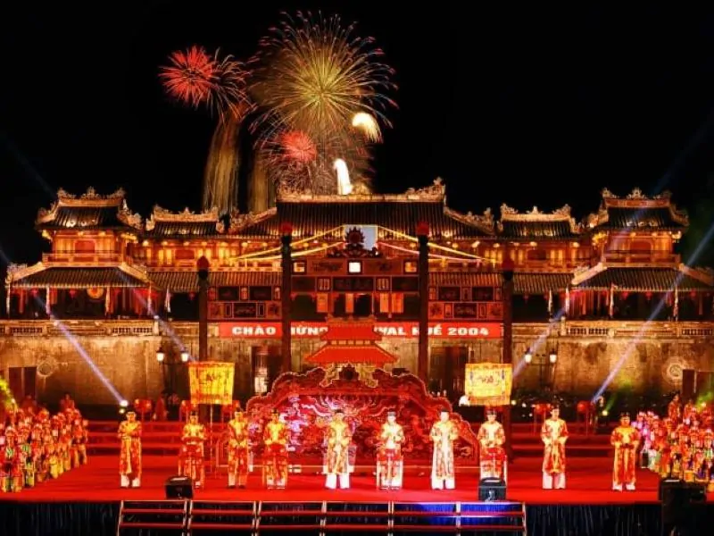 Hue Festival - the biennial national celebration in April, with an array of insightful performances, contributes to preserving the customs and traditions of the former imperial capital(Source: Collected)