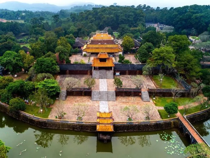 The royal tomb of Tu Duc, about 8 kilometers away from Hue city, is one of the most worth-visiting landmarks in Hue, Vietnam (Source: Collected)