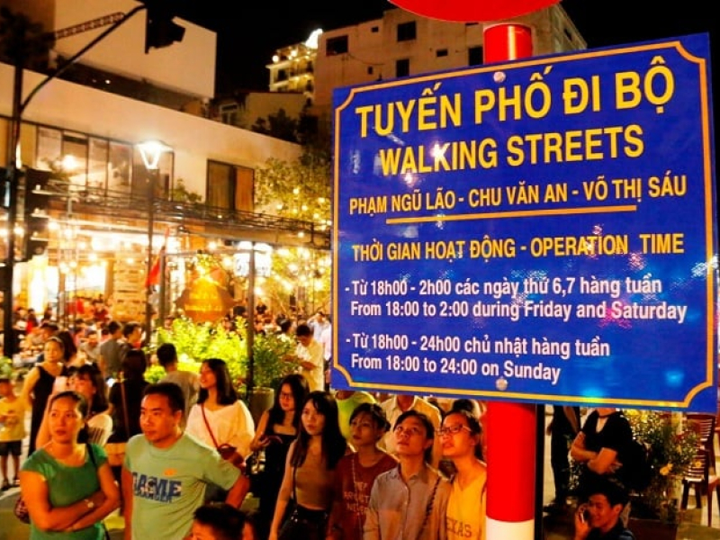 Hue Walking Streets - Fantastic Hue Nightlife Hue Walking Streets - Fantastic Hue Nightlife