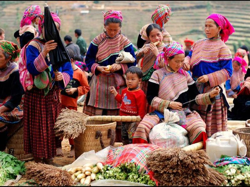 Muong Hum Market Muong Hum Market