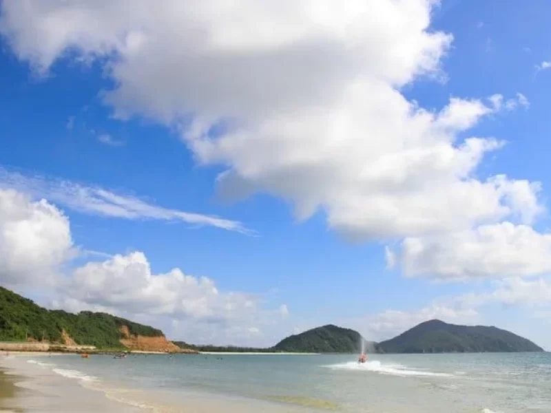 Quan Lan Beach-Source: Collected Quan Lan Beach-Source: Collected