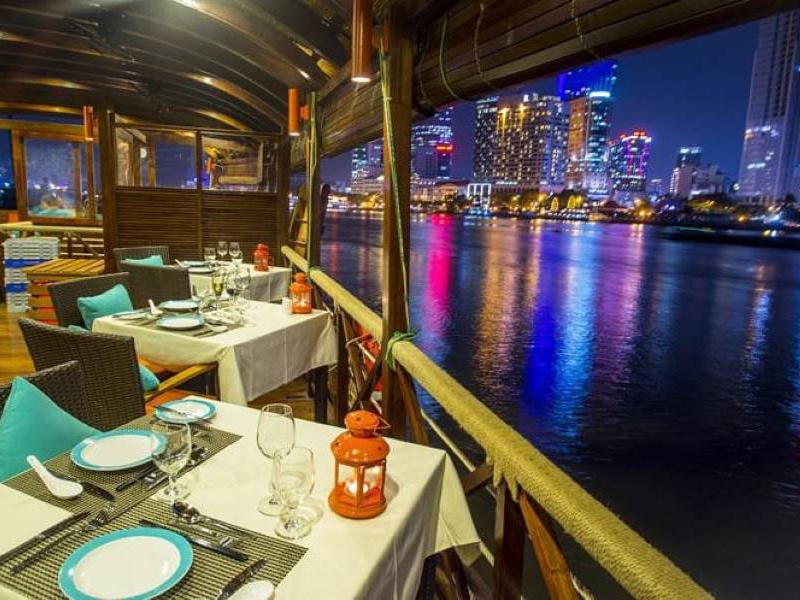 Enjoy a Dinner Cruise or Dine at a Riverside Restaurant Enjoy a Dinner Cruise or Dine at a Riverside Restaurant