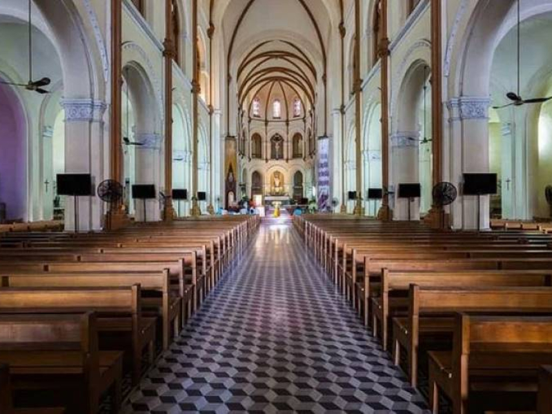 The inside of Notre Dame Cathedral Ho Chi Minh City Vietnam (Source: Collected)