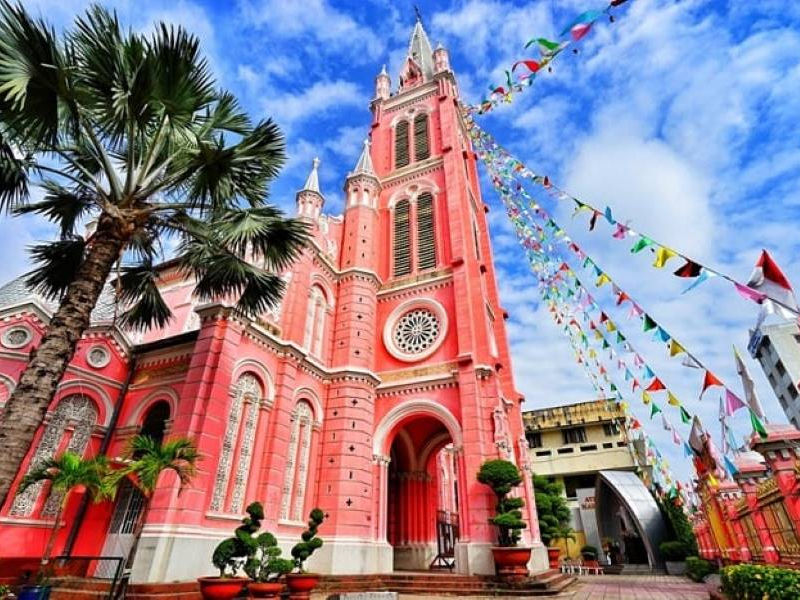 Tan Dinh Church: A monumental pink Gothic architectural work in the heart of Saigon