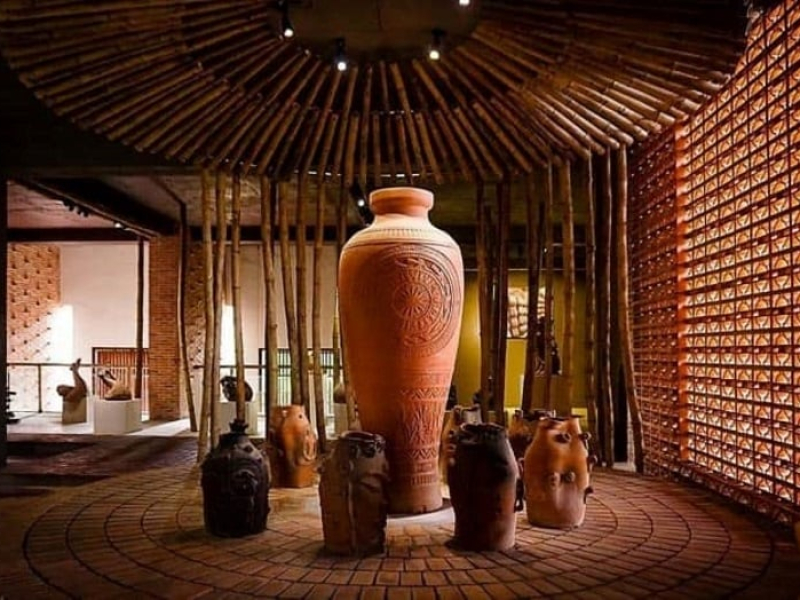 a wide range of pottery products at Thanh Ha Pottery Village (Source: Collected) a wide range of pottery products at Thanh Ha Pottery Village (Source: Collected)