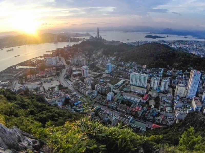 The Bai Tho Mountain with its poetic beauty is especially enchanting at dawn-Source: Collected