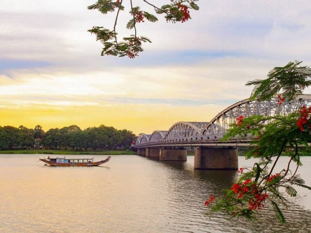 Trang Tien Bridge Hue: History & Visitor Guide