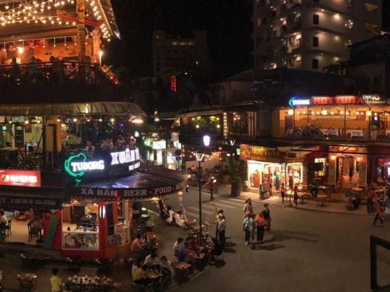 Hue Night Walking Street: The Ultimate Spot for Gathering, Drinking, and Entertainment