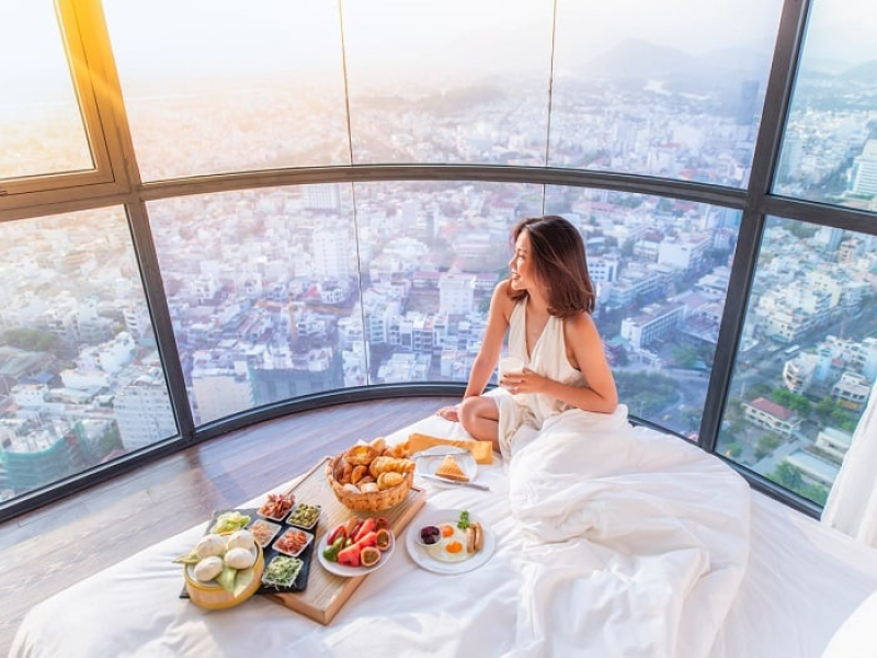 Landmark 81 is best for watching the city from above Landmark 81 is best for watching the city from above