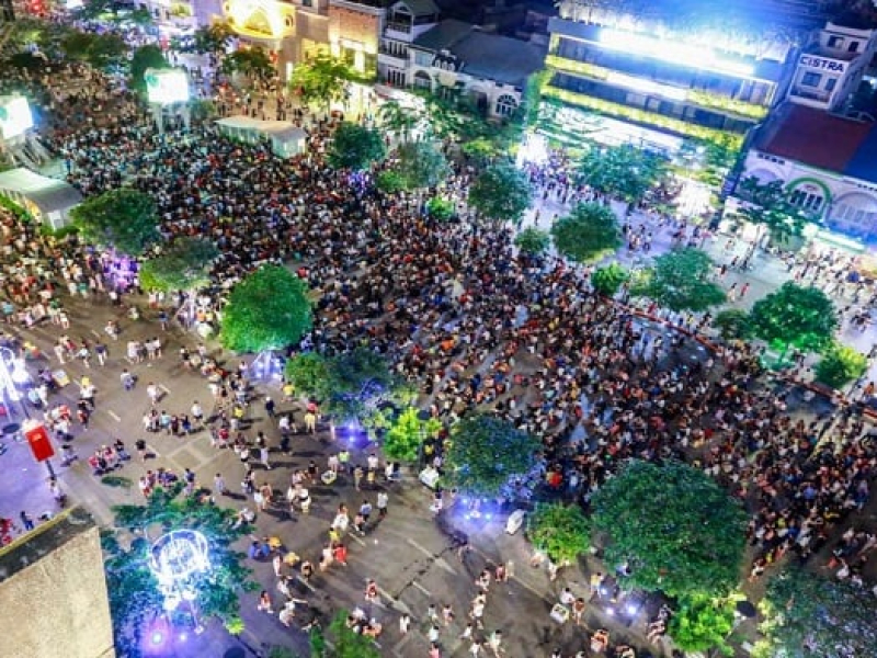 Nguyen Hue Walking Street is always exciting at night (Source: Collected)