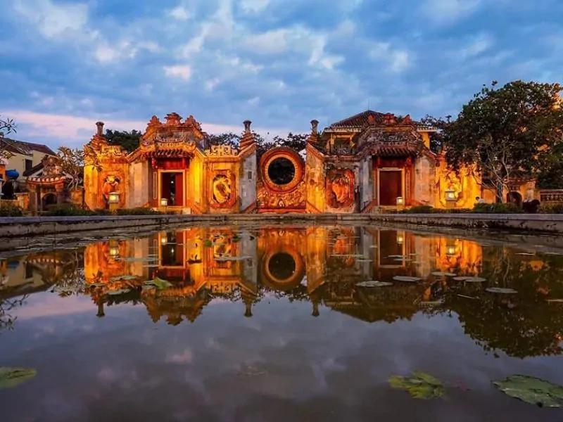 Ba Mu Temple is a spiritual site, so remember to dress modestly (Source: Collected)