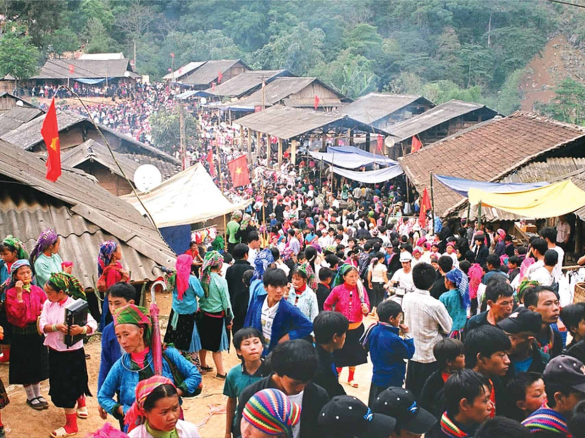 Bac Ha Market in Sapa: Experiencing Ethnic Cultures