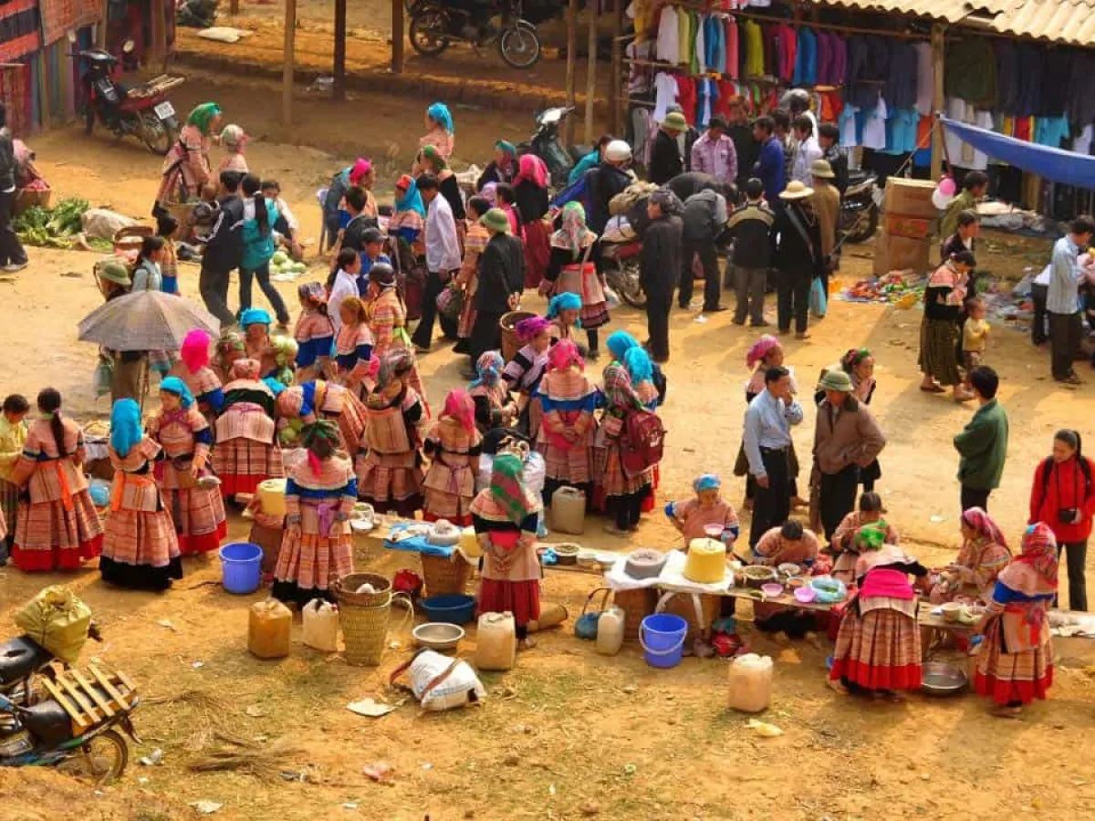Bac Ha Sunday Market Structure