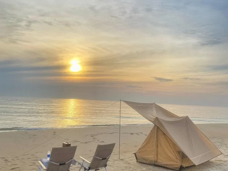 Camping on the expansive shore of Bai Vong Beach will be unforgettable (Source: Collected) Camping on the expansive shore of Bai Vong Beach will be unforgettable (Source: Collected)