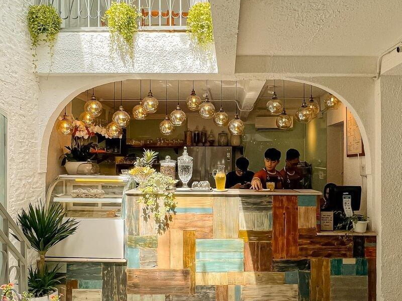 Caramew Cafe & More is a cute place for Vietnamese coffee-lovers (Source: Collected)