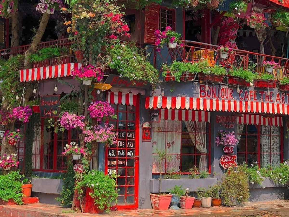 Best Saigon Cafes: 14 Instagrammable Spots for Great Drinks