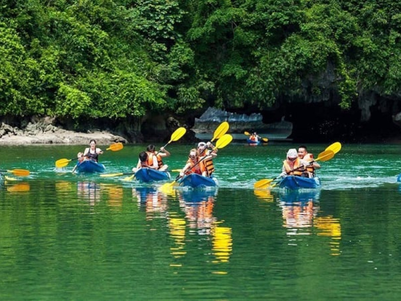 Kayaking on Mac Lake (Source: Collected) Kayaking on Mac Lake (Source: Collected)