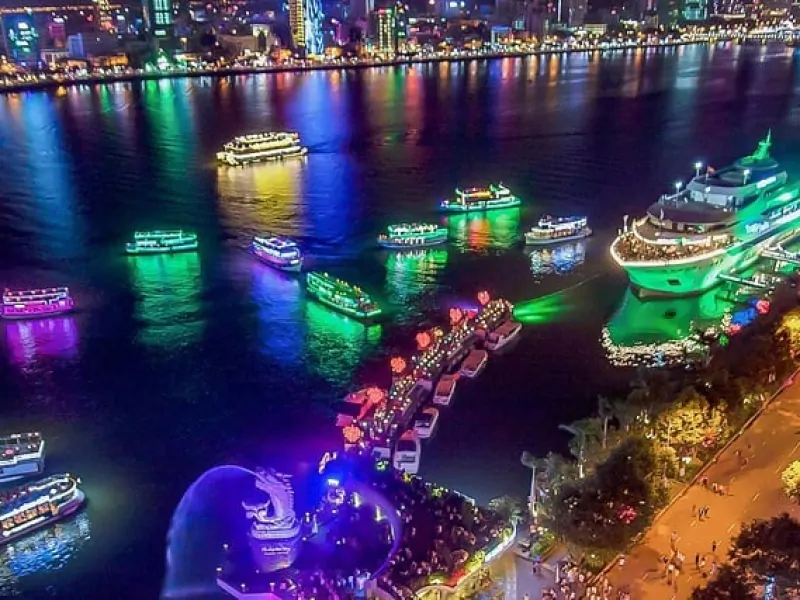 Cruise ships on the Han River (Source: Collected)